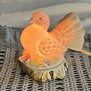 Vintage Underwriters Laboratories Dove Portable Small Porcelain Lamp